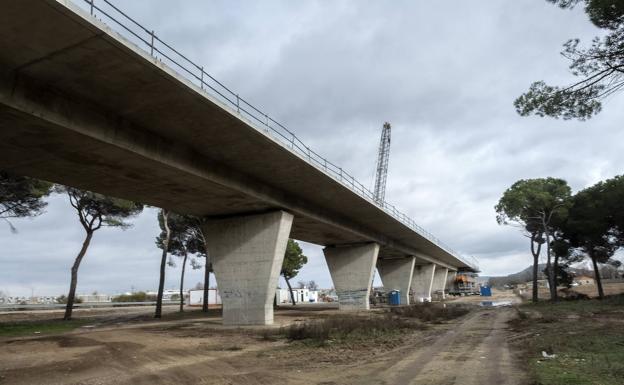 La variante este, al 80% de ejecución, evitará el paso de 27 trenes de carga al día por el centro de Valladolid