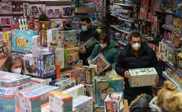 Los pajes ultiman los encargos