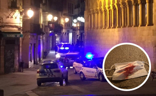 La Policía Local interviene en una «extraña» pelea entre menores en la calle de los bares