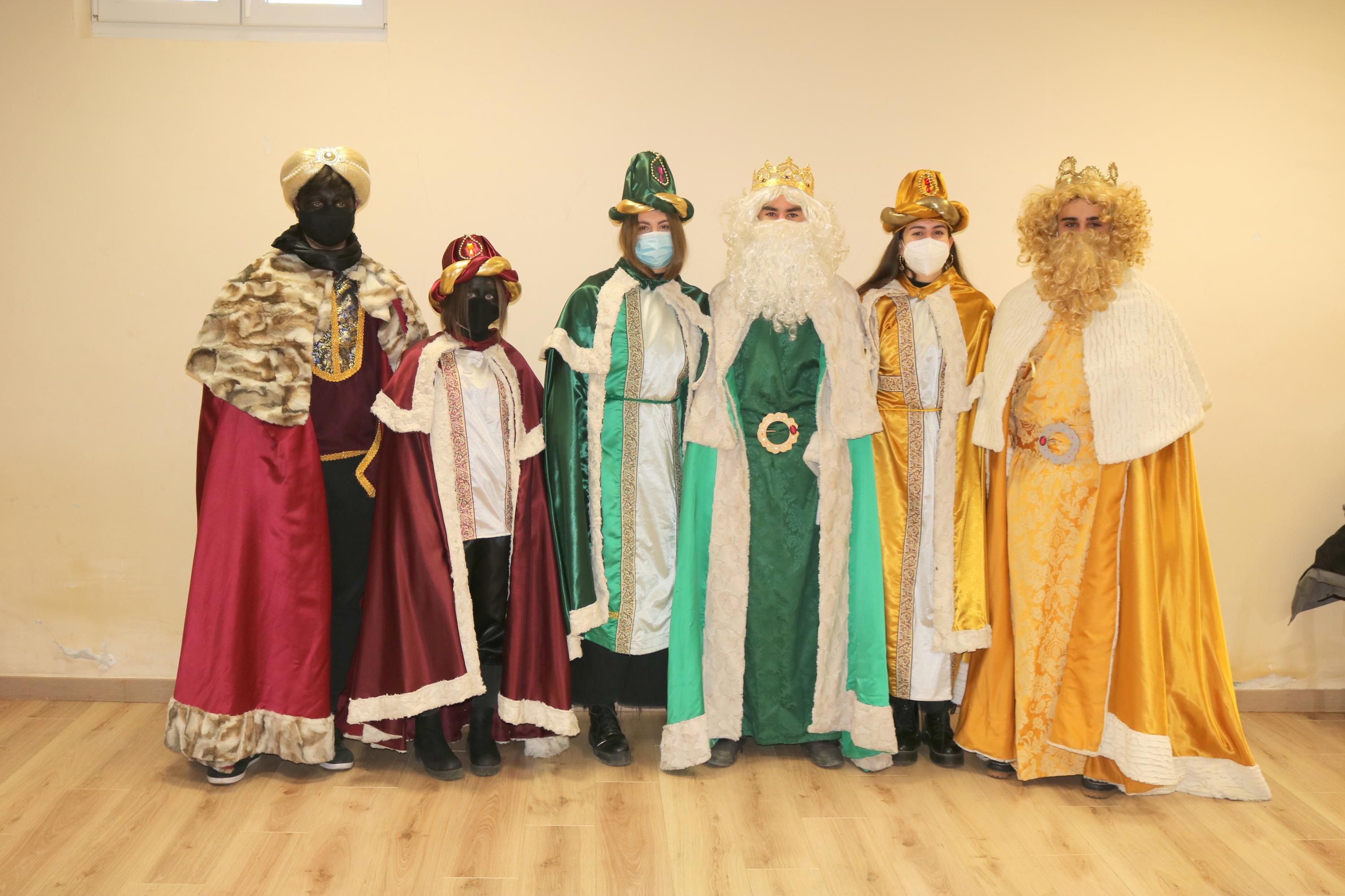 Los Reyes Magos llenan de ilusión los hogares de Baltanás