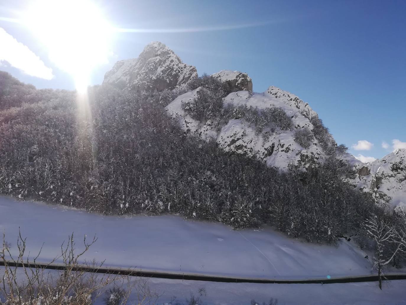 La nieve y el hielo cubren el norte de Palencia el Día de Reyes