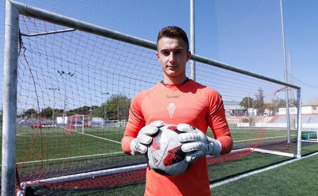 El Salamanca UDS ultima al meta Tanis Marcellán y abre la puerta de salida a Javi Jiménez