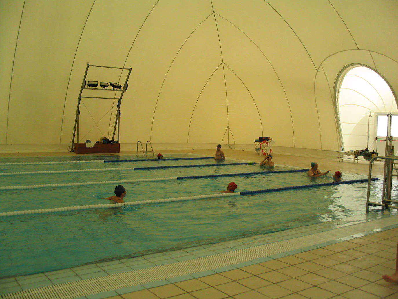 El Ayuntamiento de Cuéllar inicia el proceso para dotar de personal a las piscinas municipales