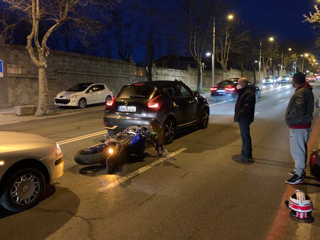Un motorista herido en una colisión múltiple en Padre Claret