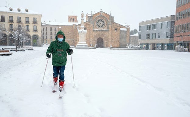 El temporal Filomena cubre de nieve Ávila