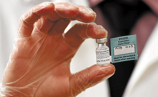 La vacunación comienza en Cuéllar con los usuarios y el personal de la residencia El Alamillo