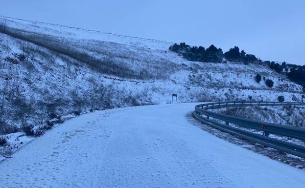 La carretera de Urueña amanece intransitable