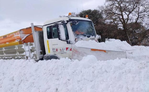 El Cerrato se recupera de una nevada histórica, pero aún presenta complicaciones en las carreteras