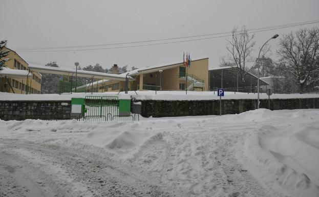 Ocho rutas escolares afectadas total o parcialmente por la nieve y el hielo en la provincia de Segovia