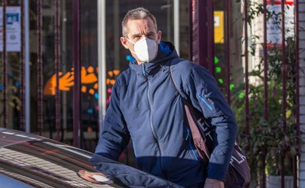 Iñaki Urdangarin tiene un detalle con un compañero culé del Hogar Don Orione donde trabaja