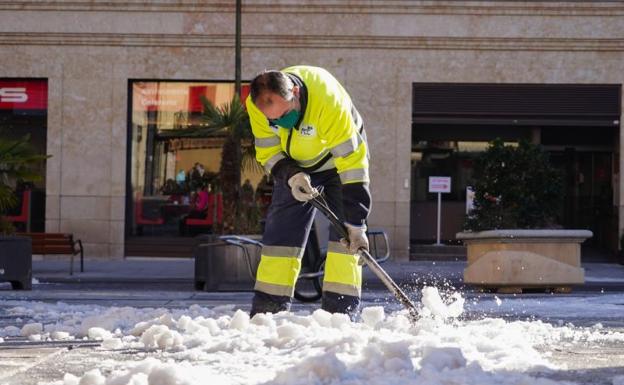 La capital registra una mínima de -7,8º y esta noche pasa a alerta naranja por frío