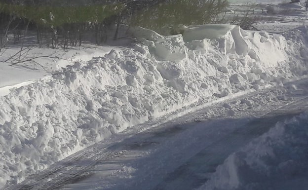La Diputación de Soria mantiene limpias las carreteras de la provincia y esparce sal ante la previsión de nuevas nevadas en cotas altas