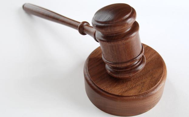 Dos hombres asumen siete años de cárcel por un atraco en el club Sotoblanco de Villamuriel