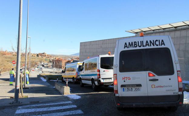 El Hospital General alivia la presión asistencial con cuatro traslados en cinco días desde la UCI a Valladolid