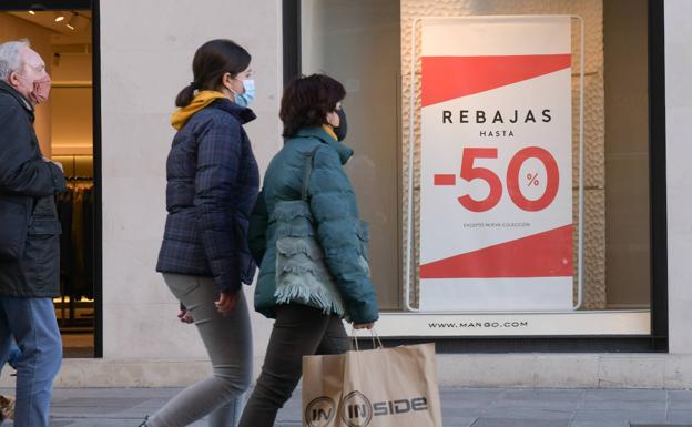 Los comerciantes dan «por perdidas» las rebajas con el nuevo toque de queda