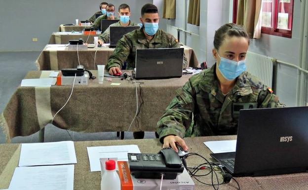 Los rastreadores del Ejército han localizado a 100.000 contactos estrechos de positivos desde septiembre