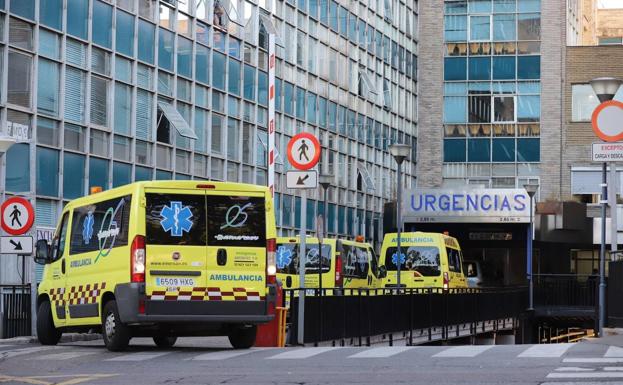 Hospitalizados dos jóvenes motoristas tras sendos accidentes de tráfico en Salamanca