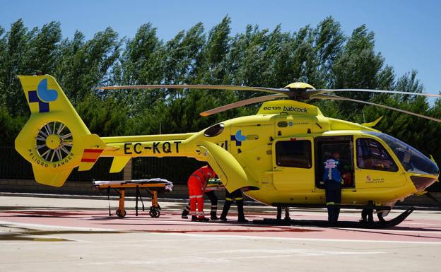 Un varón herido tras ser golpeado en la cabeza por una retroexcavadora en una cooperativa palentina en Amusco