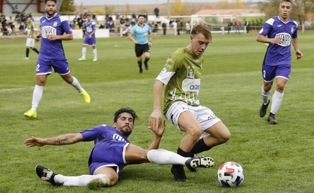 Suspendido el derbi entre el Palencia Cristo y el Becerril por un positivo en los de Edu Narganes