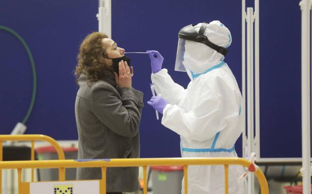 Castilla y León roza los 3.000 positivos durante tres días consecutivos