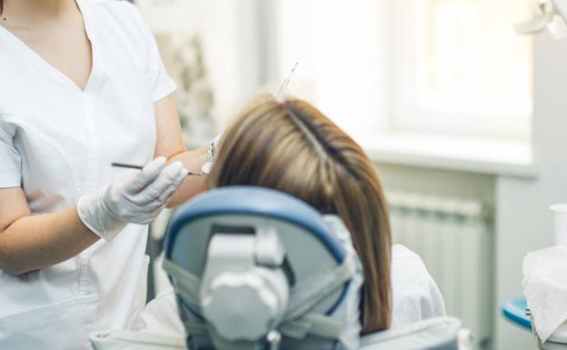 Una clínica dental devuelve a una vallisoletana 1.200 euros de un tratamiento que no completó