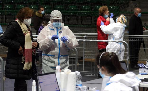 37 asintomáticos detectados en el primer día del cribado en la capital segoviana