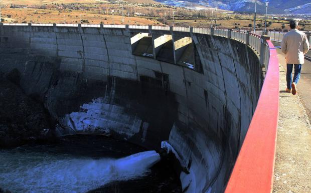 La CHD vigilará «de manera especial» el deshielo de esta semana, que llega con el Pontón Alto al 91,1%