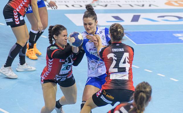 El partido de Copa del Aula, en el aire por el positivo de una jugadora del BM Zuazo