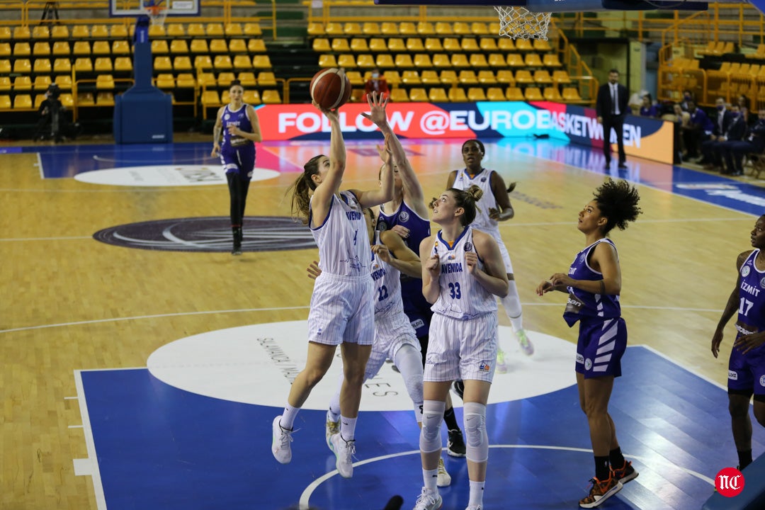 Avenida 98-72 Izmit