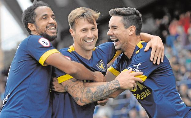 El Salamanca UDS refuerza sus bandas con el extremo Álex Camacho