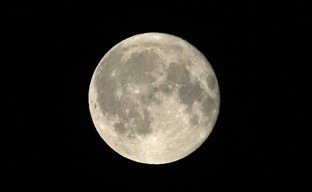 Este es el calendario lunar de 2021