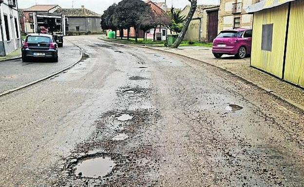 Villafrechós denuncia que el estado de la travesía de la CL-612 es «lamentable»