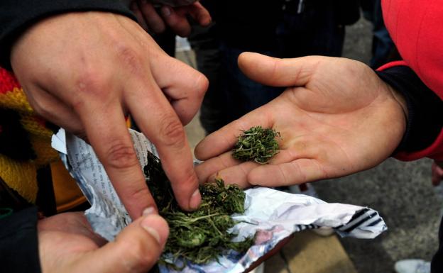 Desarticulan un punto de venta de droga en la calle Maravillas de Valladolid