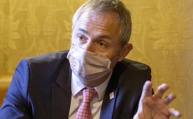 Ricardo Rivero: «Si hubiéramos optado por un modelo telemático se habría ocasionado un daño irreparable a la universidad»