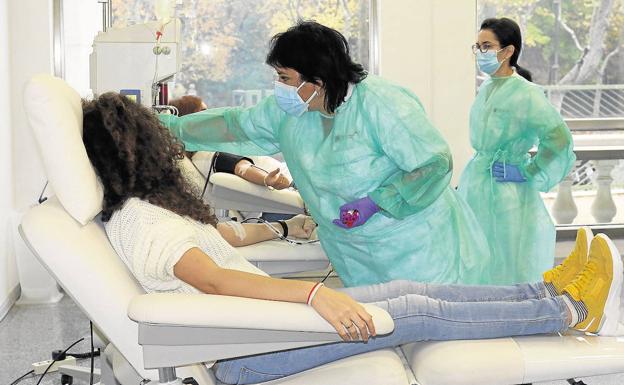 Cerca de mil voluntarios donan plasma con anticuerpos de covid para tratar a enfermos