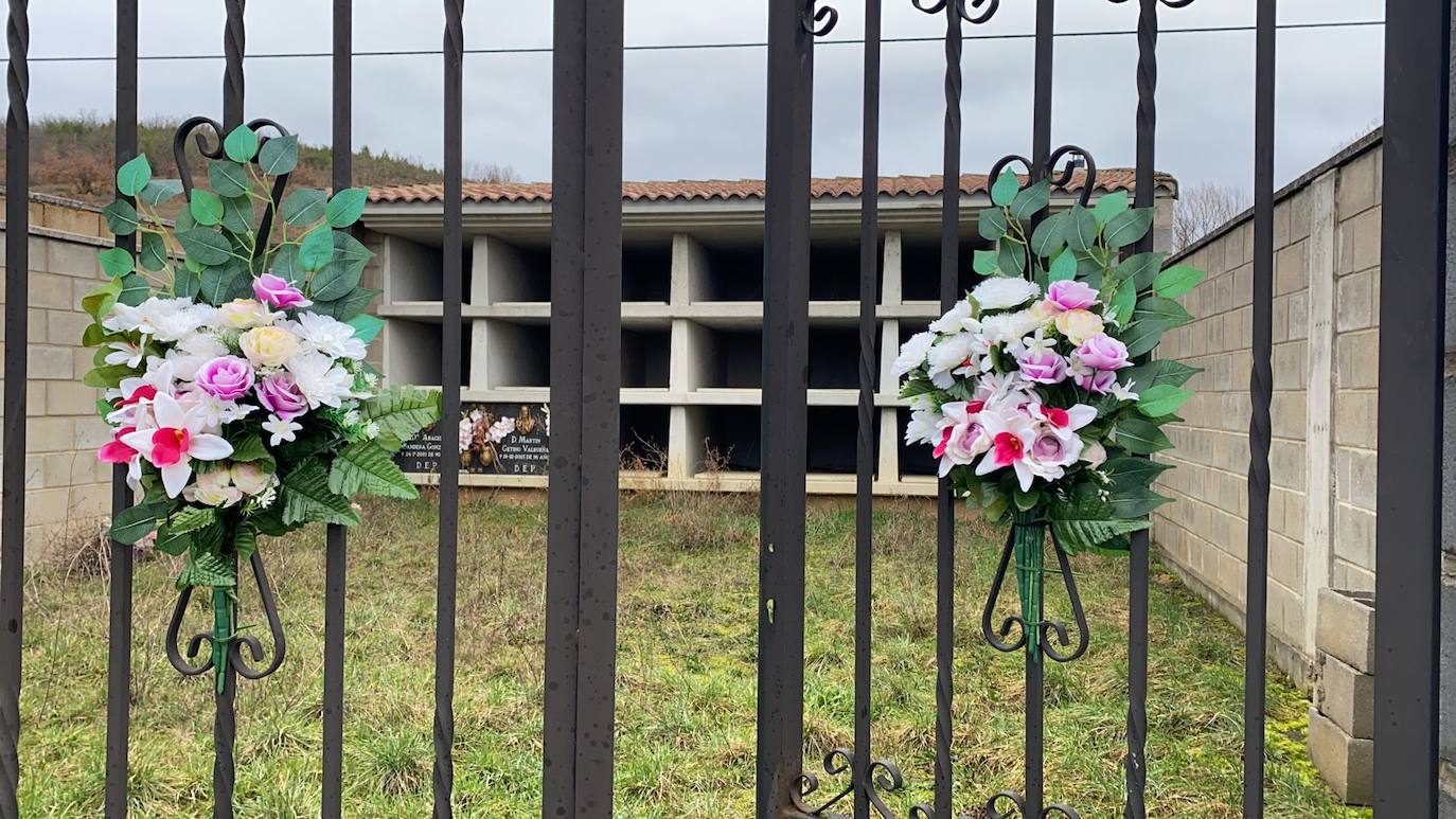 Un litigio obliga a exhumar los cuerpos y derribar el cementerio de un pueblo de León