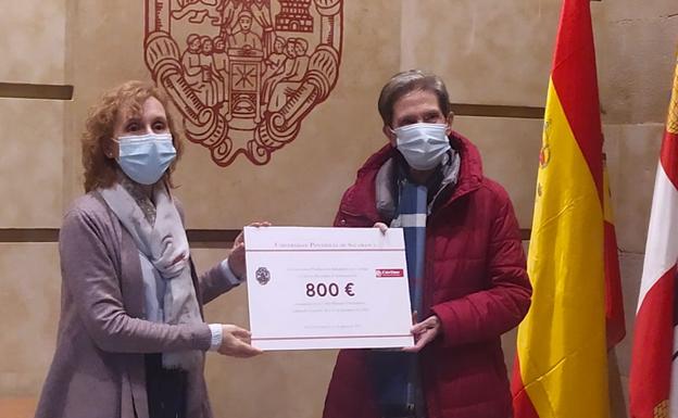 La Pontificia de Salamanca entrega a Cáritas la recaudación de la V San Silvestre Universitaria