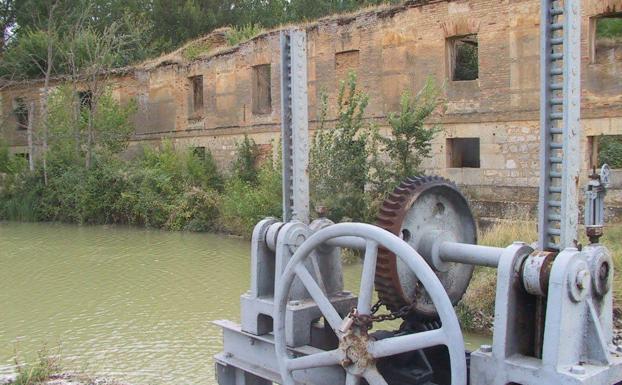Hispania Nostra incluye dos tramos del Canal de Castilla en su lista roja del patrimonio