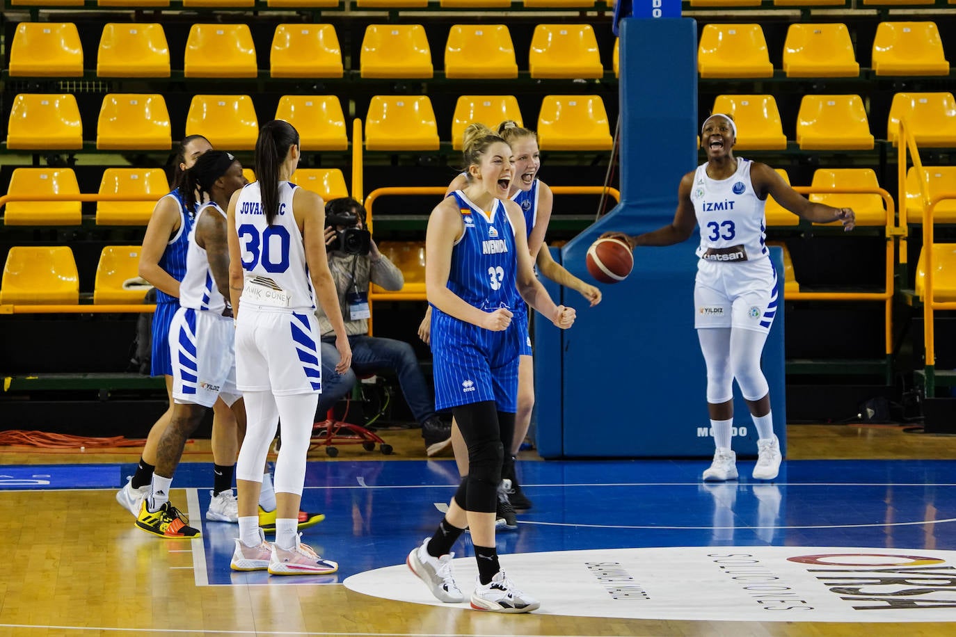 Katie Lou Samuelson: «Desde la Universidad el de Avenida es el momento en el que más me estoy divirtiendo»