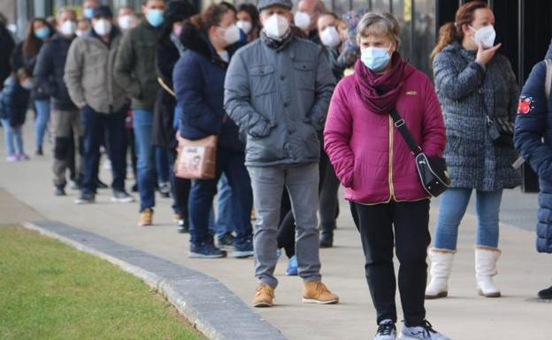 Más de 10.000 leoneses acuden al cribado masivo que detecta 55 positivos