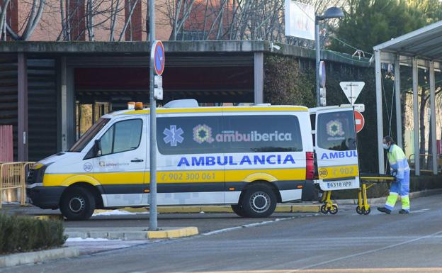 Un joven motorista de 16 años resulta herido grave en una colisión en Cuéllar