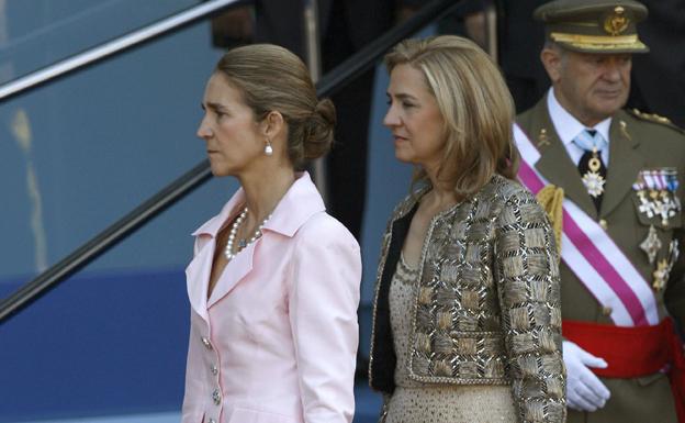 Las Infantas Elena y Cristina visitan al rey Juan Carlos en Abu Dabi