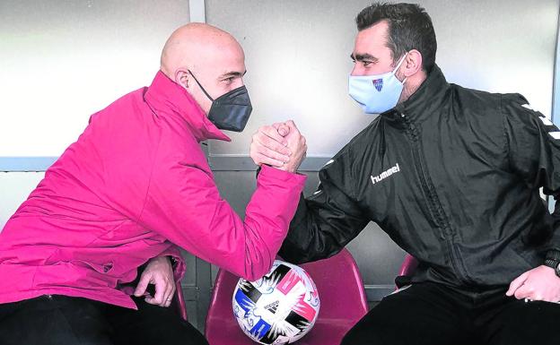 Un pulso entre amigos