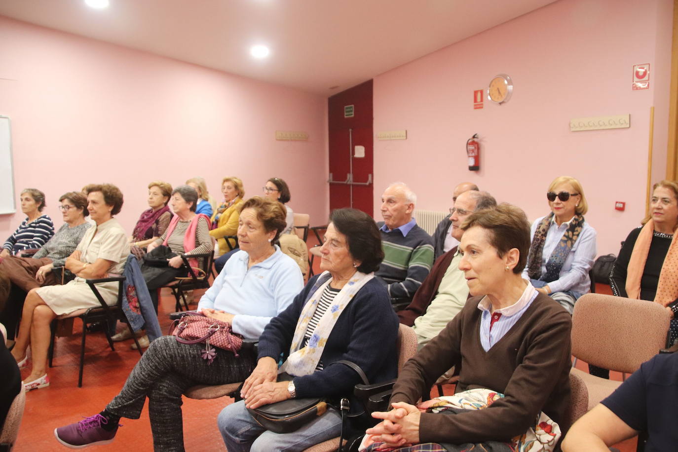 La Universidad de la Experiencia retoma sus clases 11 meses después de forma telemática