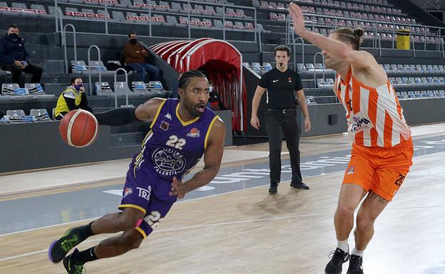 El huracán gallego arrasa en el Pabellón de Palencia