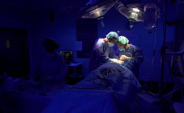 La demora media para una operación quirúrgica pasa de 94 a 152 días por la pandemia