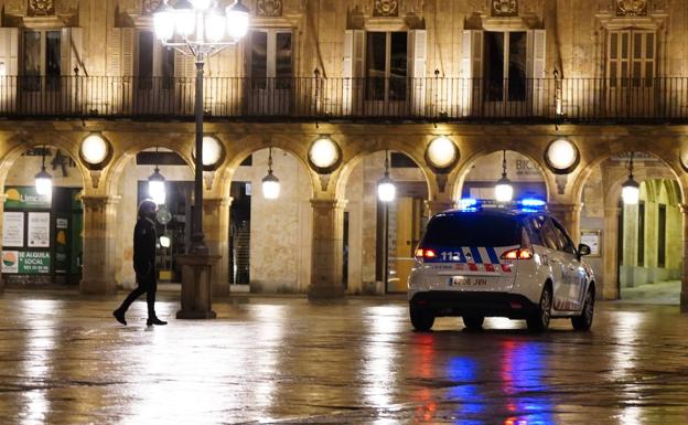 La Policía Local de Salamanca denuncia a 13 personas por saltarse el toque de queda