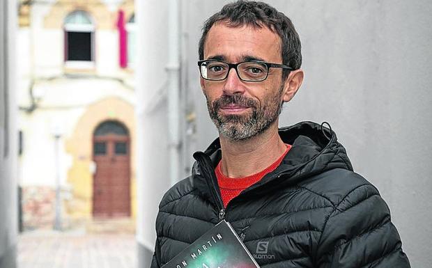 Ibón Martín: «En la novela negra el mundo que se desarrolla es el nuestro»