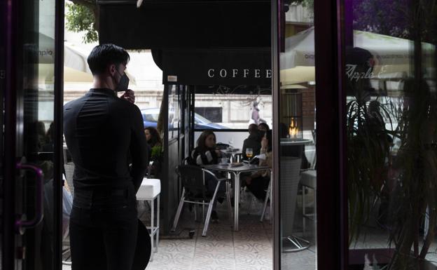 La Junta responde a la anulación del toque de queda con un cierre general a las 20:00 horas