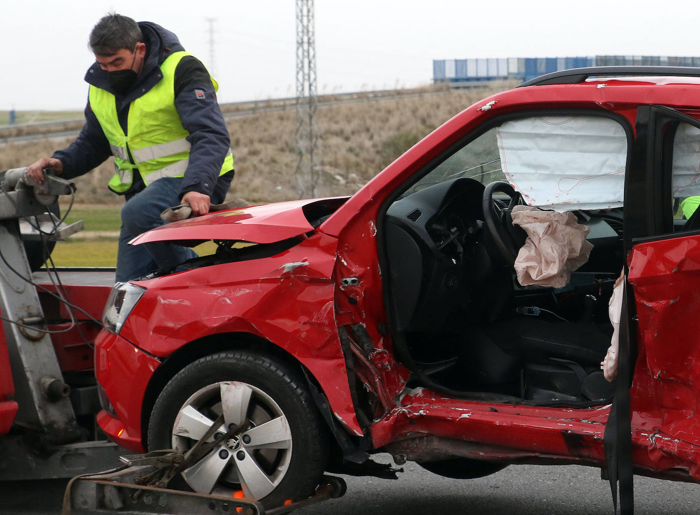 Dos heridos tras una colisión en el cruce de entrada a Garcillán